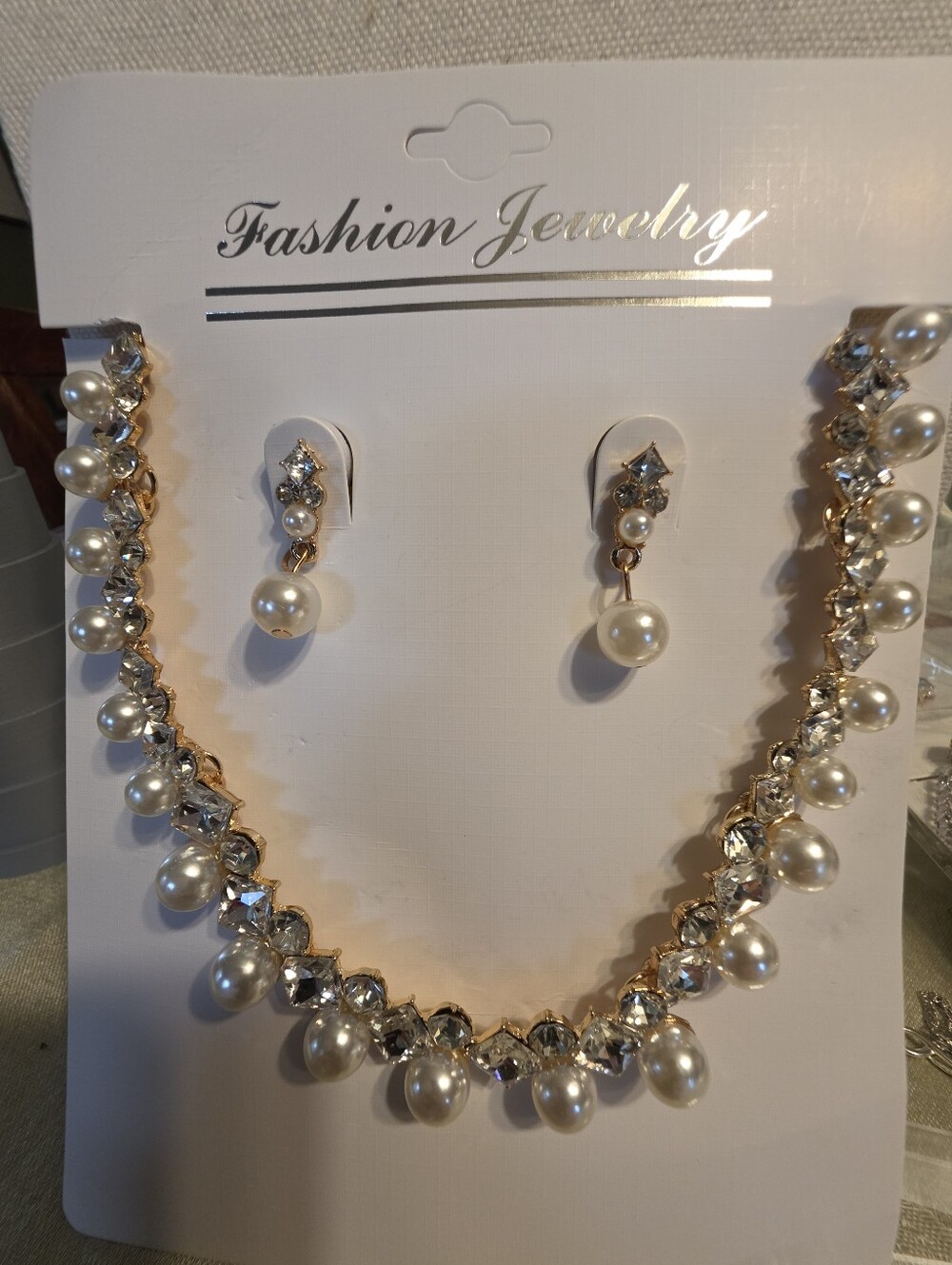 #1440 Fashion Jewelry White Faux Pearl & Crystal Necklace with Gold Tone Setting